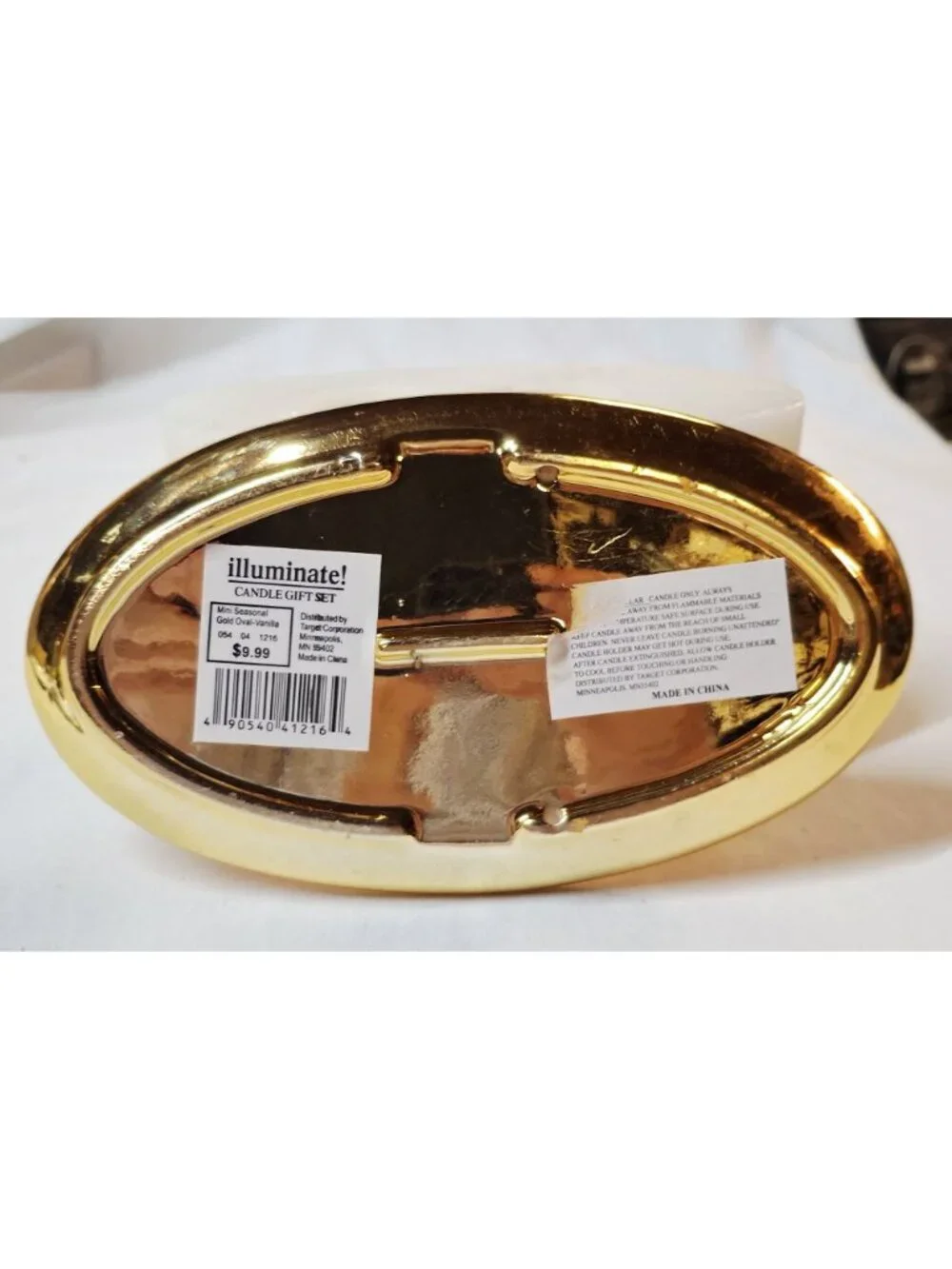 Illuminate Mini Oval Vanilla Candle Gift Set With Gold Holder